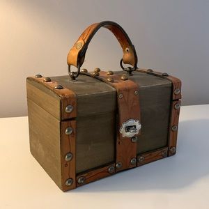 Vintage wooden 1970s box purse